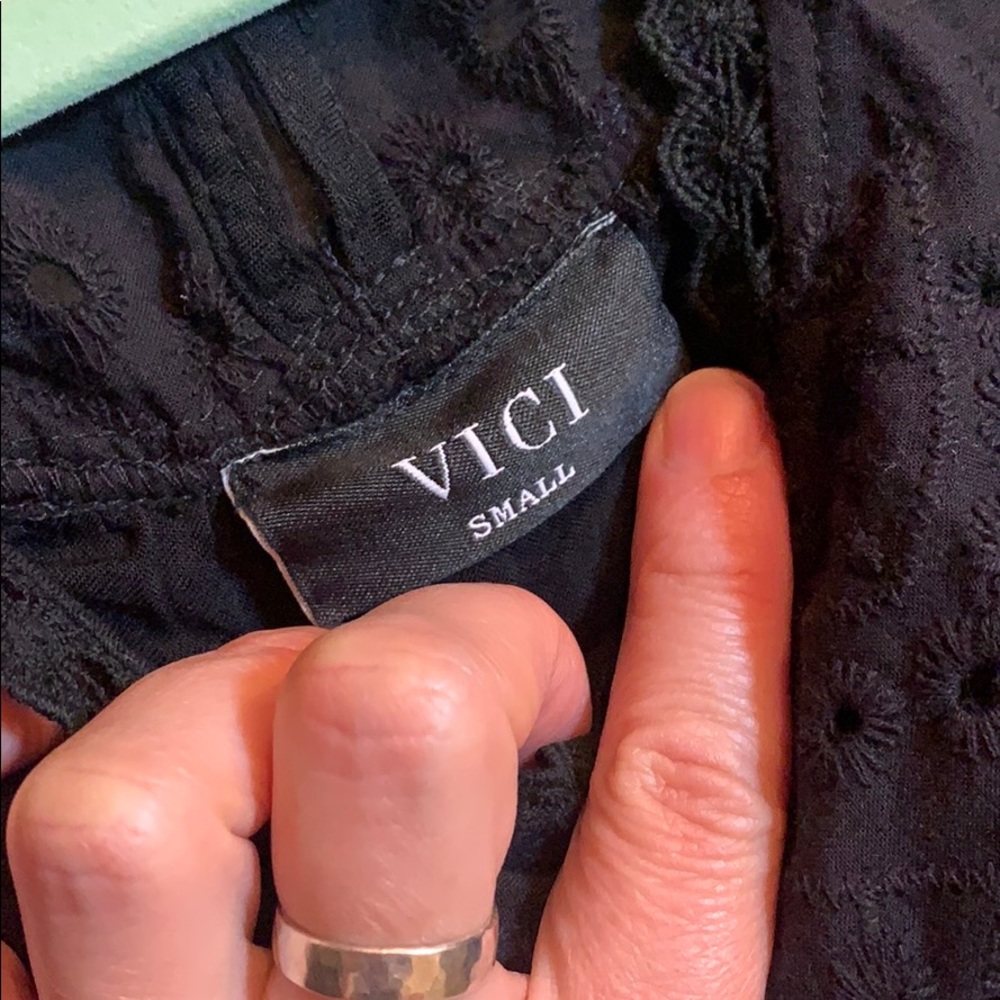 SOLD Vici eyelet bell-sleeve cold shoulder dress - Picture 3 of 7